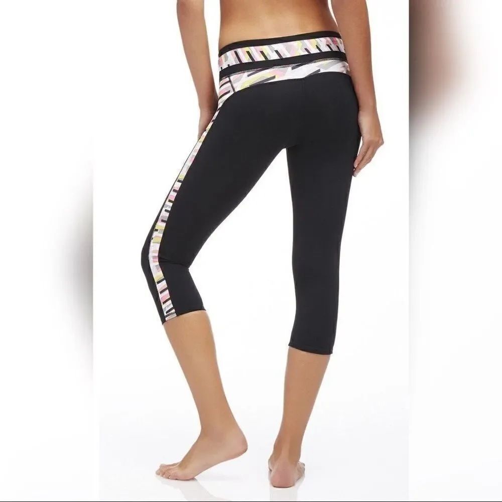 Fabletics Camacan Capri Leggings